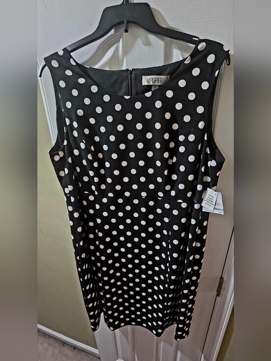 Kasper Dresses & Skirts - Kasper Black and White Polka Dot Sleeveless Dress